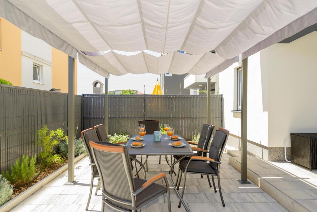 New, Private Heated Swimming Pool, Free Parking, Trogir Centar Lägenhet Exteriör bild