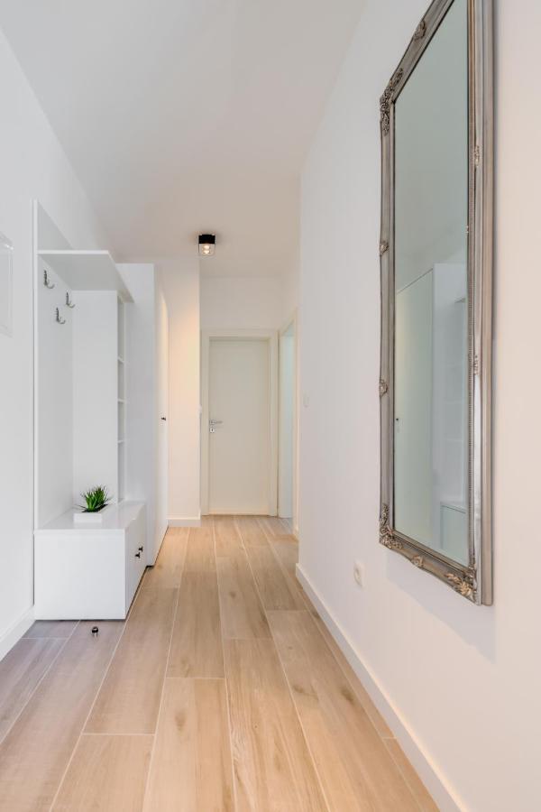New, Private Heated Swimming Pool, Free Parking, Trogir Centar Lägenhet Exteriör bild