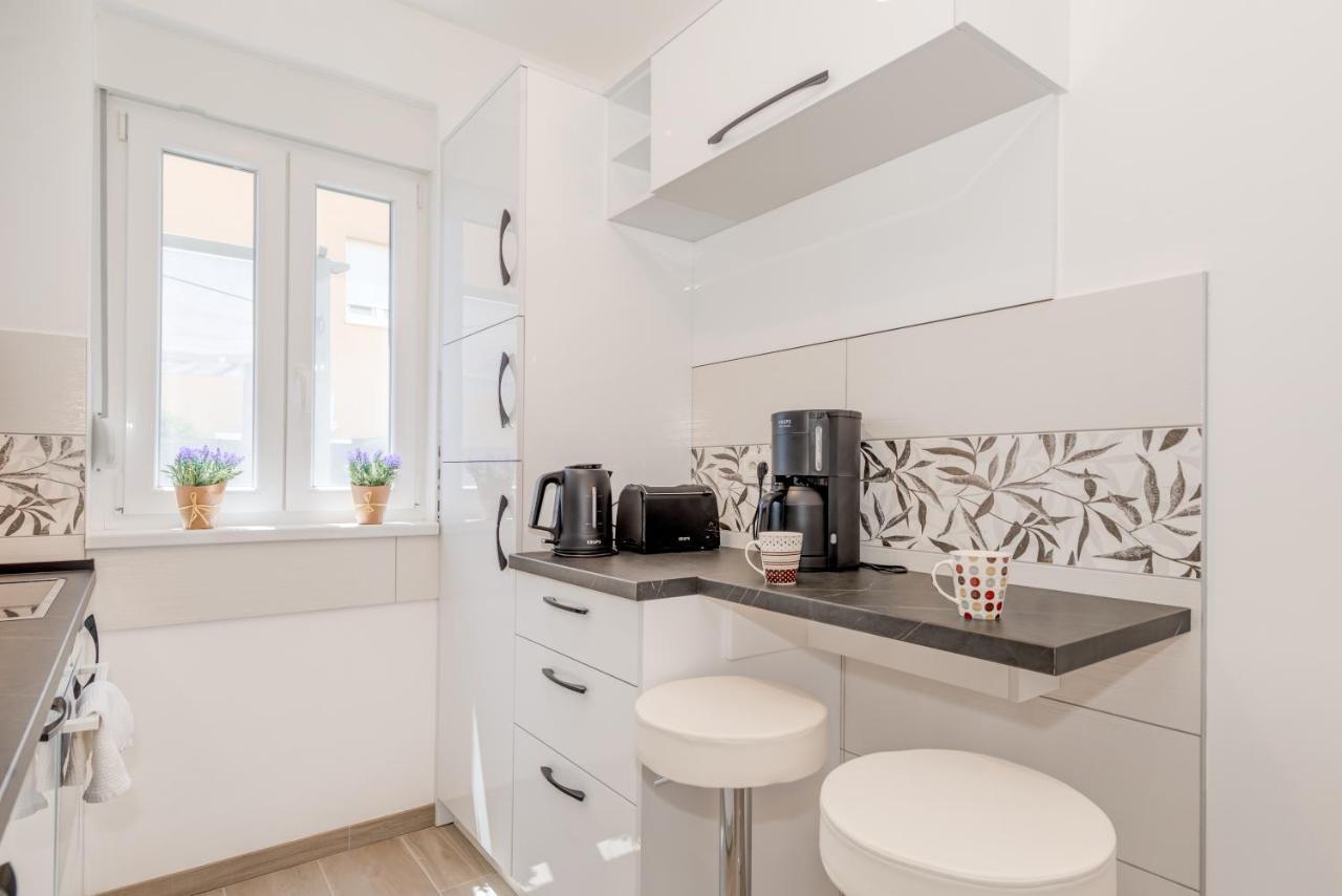 New, Private Heated Swimming Pool, Free Parking, Trogir Centar Lägenhet Exteriör bild