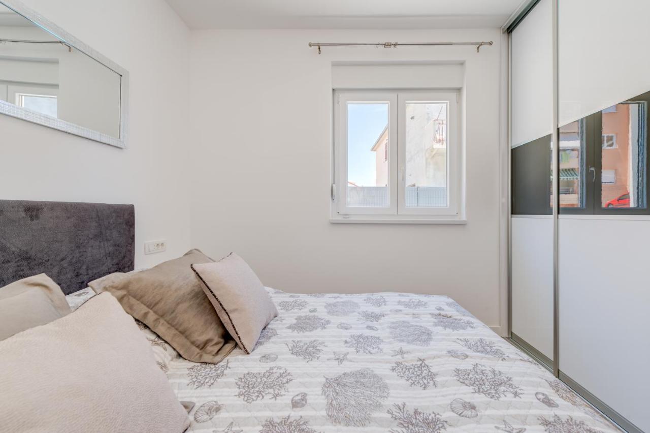 New, Private Heated Swimming Pool, Free Parking, Trogir Centar Lägenhet Exteriör bild