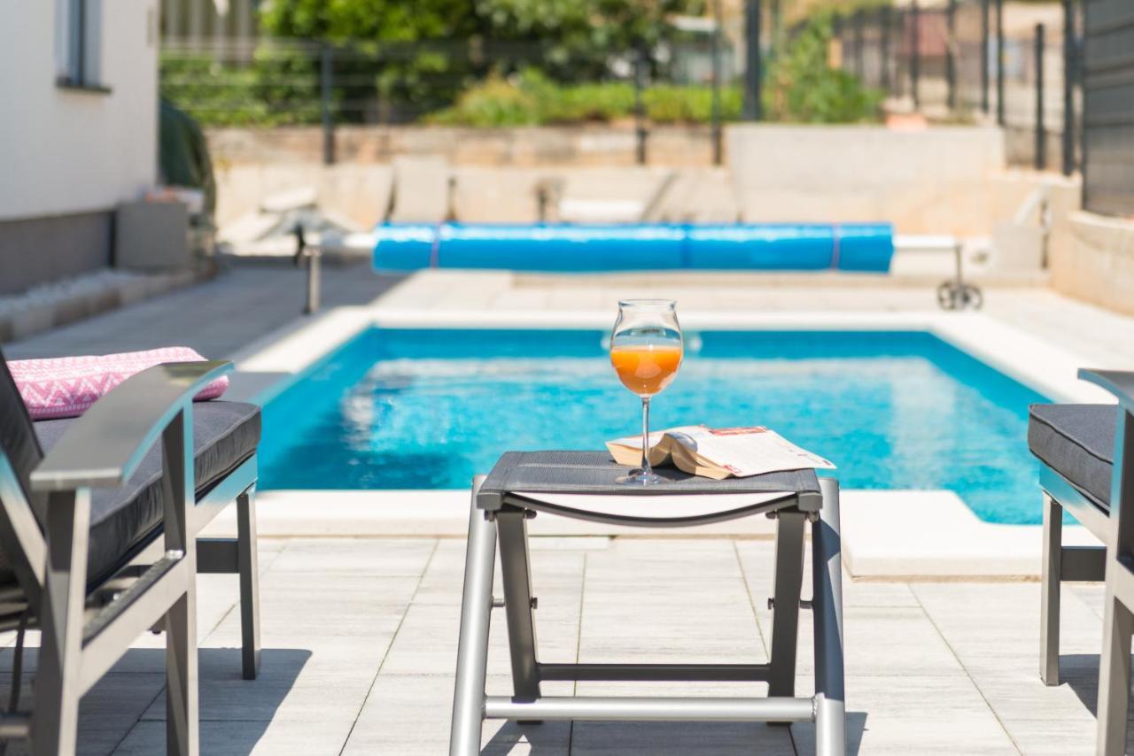 New, Private Heated Swimming Pool, Free Parking, Trogir Centar Lägenhet Exteriör bild