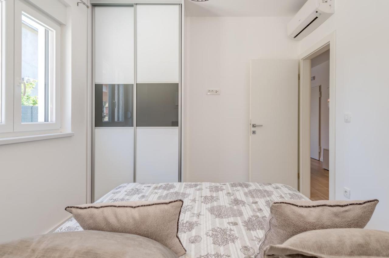 New, Private Heated Swimming Pool, Free Parking, Trogir Centar Lägenhet Exteriör bild
