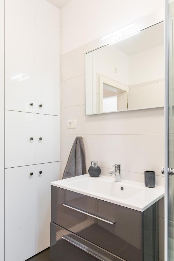 New, Private Heated Swimming Pool, Free Parking, Trogir Centar Lägenhet Exteriör bild
